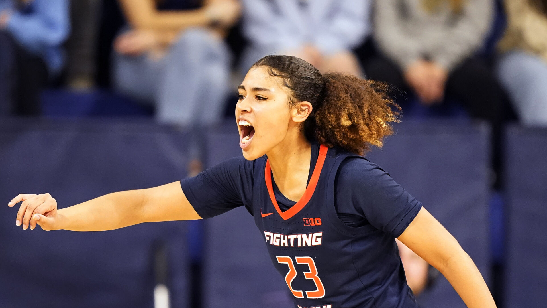 Former Illini Women's Basketball player signs contract overseas